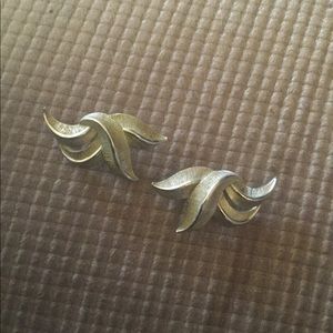 Vintage Trifari clip earrings